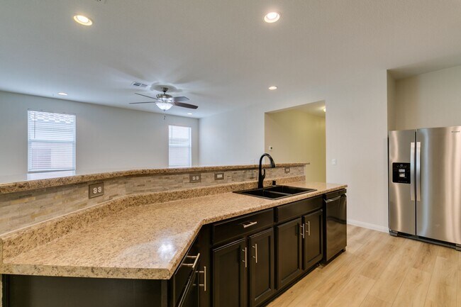 Building Photo - 3- Bedroom, 2- Bathroom home in Mountain's...