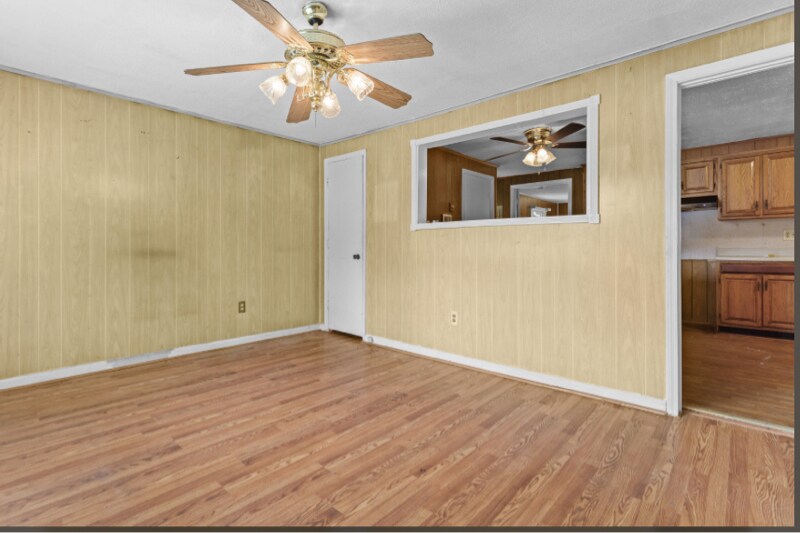 Building Photo - 225 Bland St