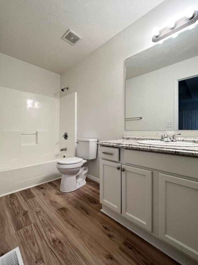 Building Photo - 1018 N 25th St