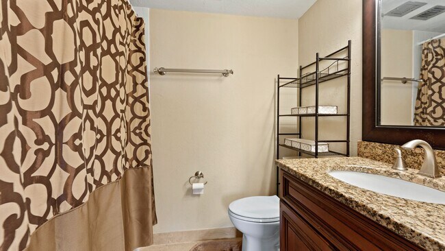Building Photo - FURNISHED ANNUAL IN HIGH POINT COUNTRY CLUB!