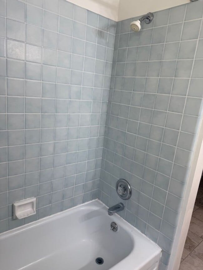 Building Photo - Large Three bedroom two bath home walking distance to downtown Monterey, DLI, MIIS and the Warf
