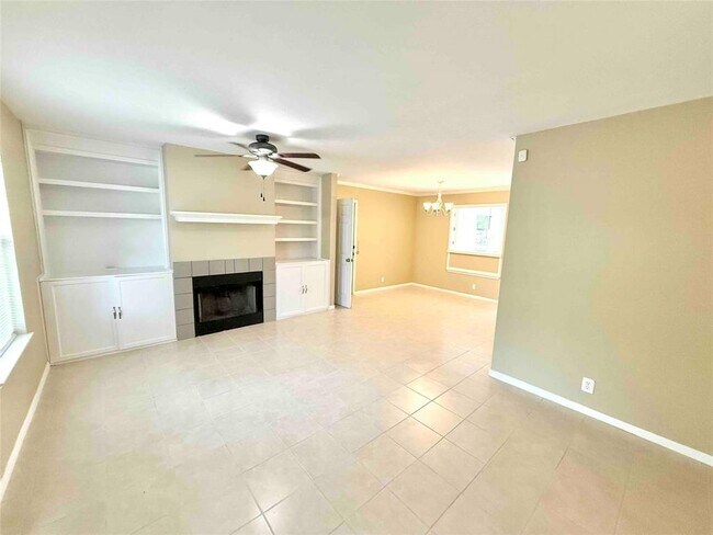 Building Photo - 502 Dewberry Dr