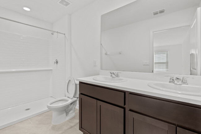 Building Photo - "Spacious 3-Bedroom Townhouse in Ocala with 2.5 Baths and 1505 Sq Ft – Your Perfect Rental Retreat!"