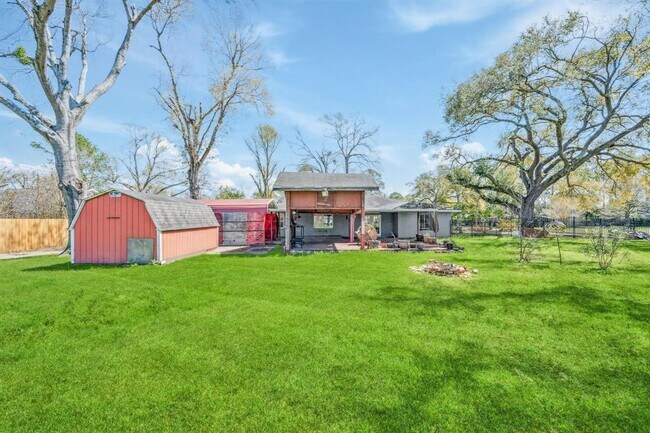 Building Photo - 4701 Frontier Dr