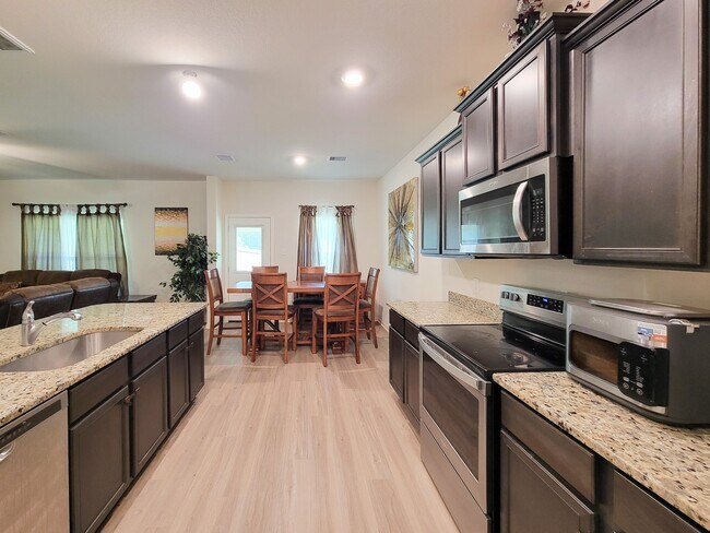 Building Photo - 10793 Castle Rock Dr