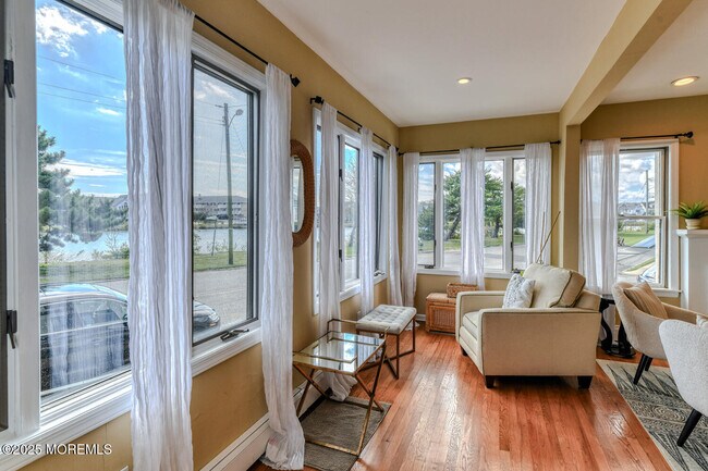 Building Photo - 113 Central Ave