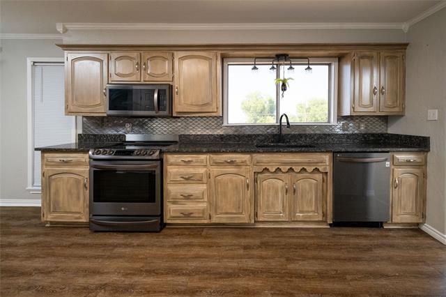 Building Photo - 134 Lakeshore Dr