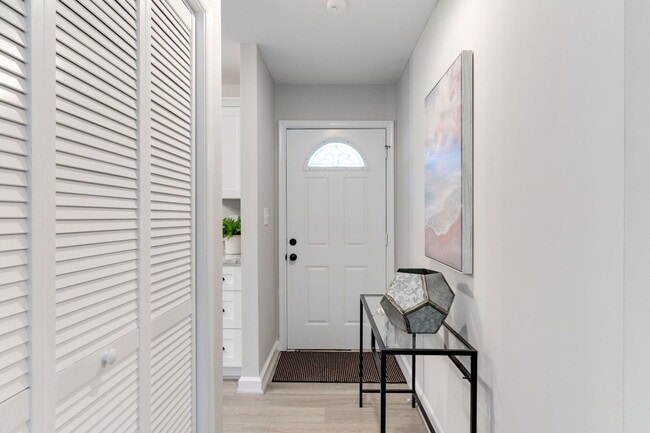 Building Photo - 15909 Dockside Ct