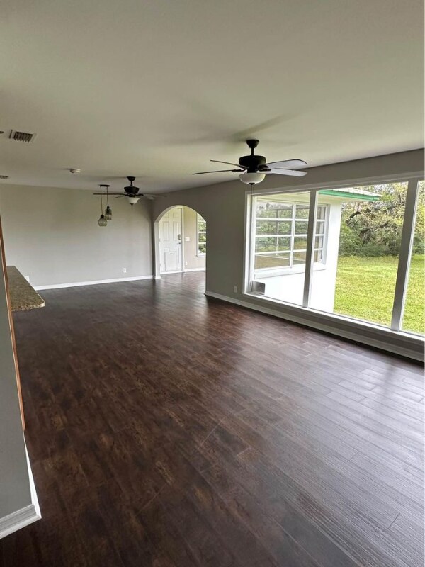 Building Photo - 2109 Hyde Park Rd