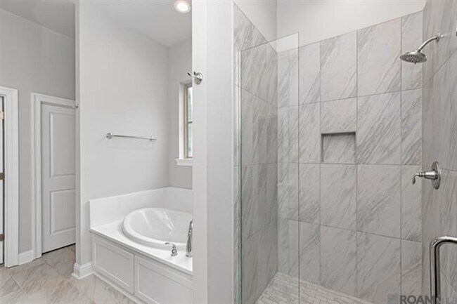 Building Photo - Luxury 4BR Home in Copper Mill | Golf Course Community | Loft & Fenced Yard