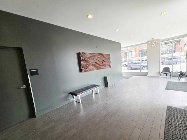 Building Photo - 1100 W Adams St