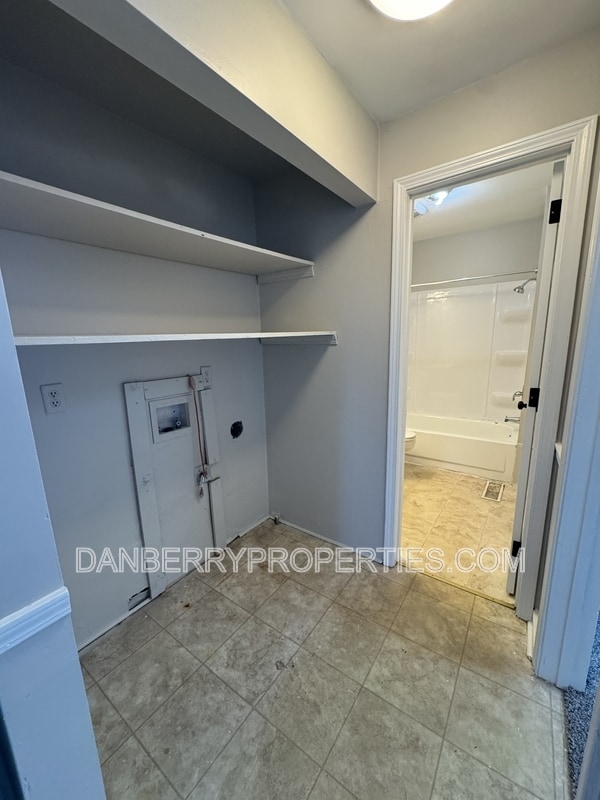 Building Photo - 929 Tiffin Ave