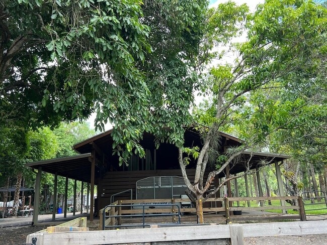 Building Photo - 1711 Stallion Dr