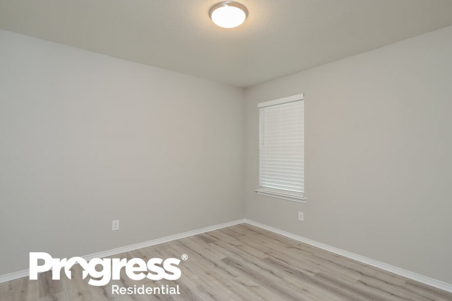 Building Photo - 5714 Goliad Blf