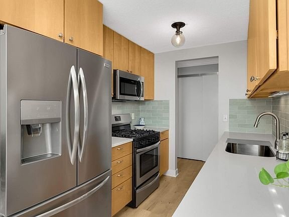 Building Photo - 2800 W 44th St