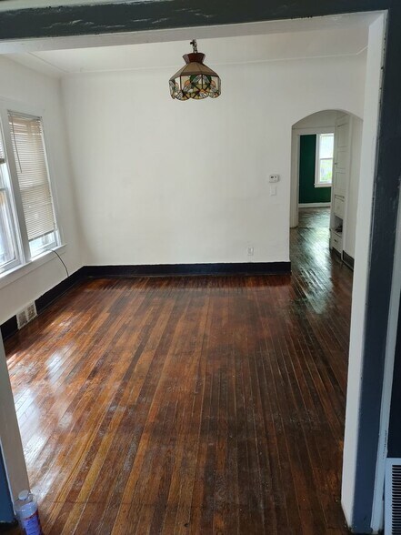 Building Photo - 3311 W Grand St