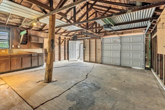 Building Photo - 2316 NW 33rd St