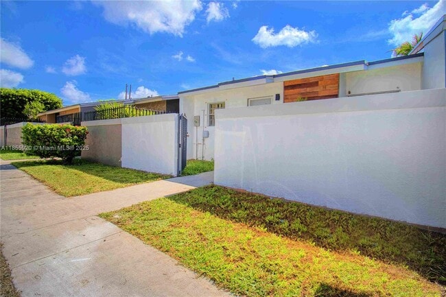 Primary Photo - 1806 NW 1st Ave