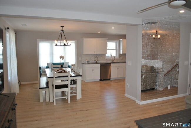 Building Photo - 3 Bostwick Pl