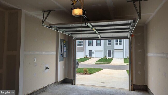 Building Photo - 151 Cooperage Rd