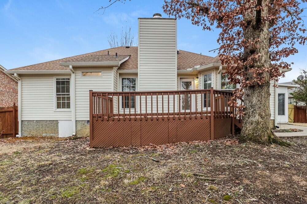 Building Photo - 208 Legend Ct