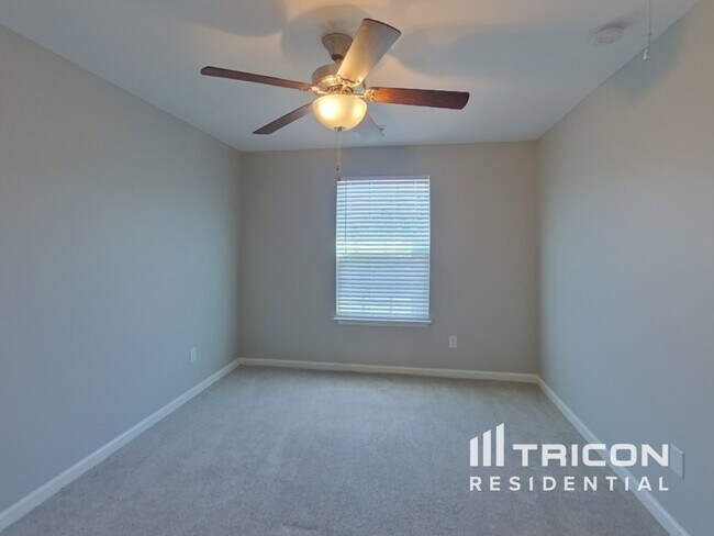 Building Photo - 20 Cane Hill Dr