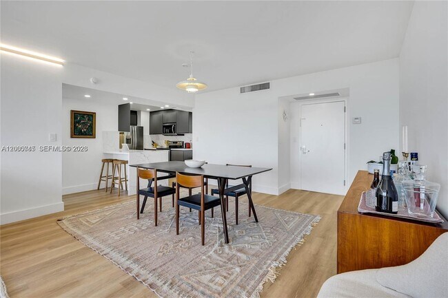 Building Photo - 780 NE 69th St