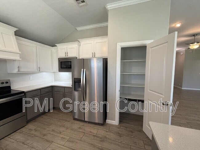 Building Photo - 21025 E 40th Pl S