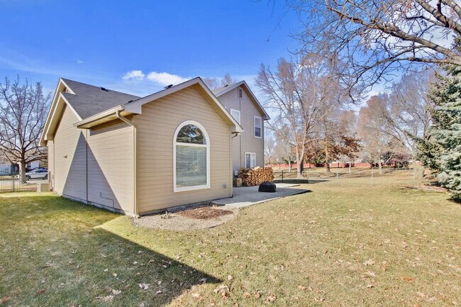 Building Photo - 14498 W Sedona Dr