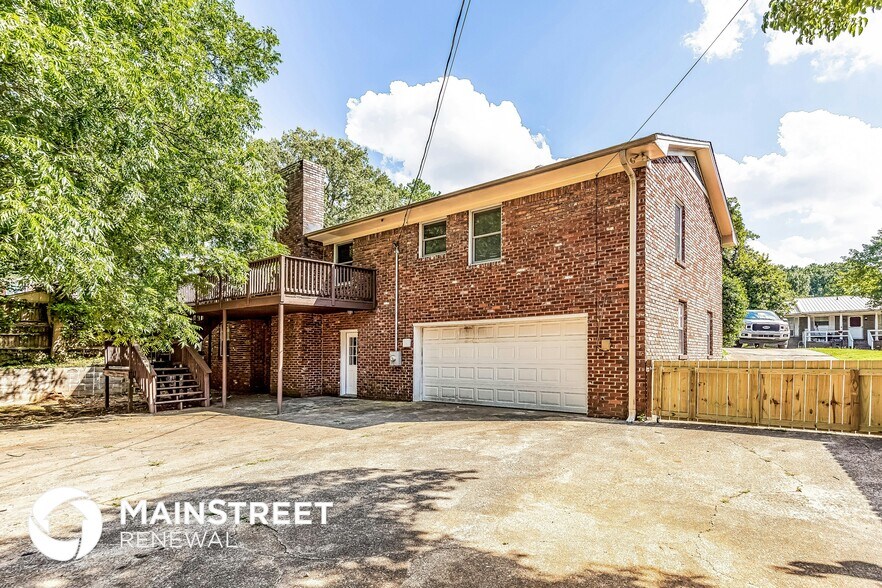 Building Photo - 2144 Etowah St