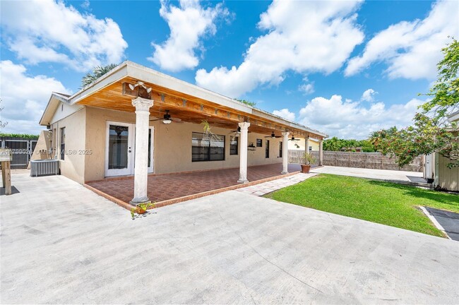 Building Photo - 29413 SW 144th Ct