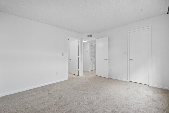 Building Photo - 1345 Crystal Way