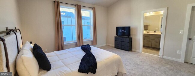 Building Photo - 219 Willis St