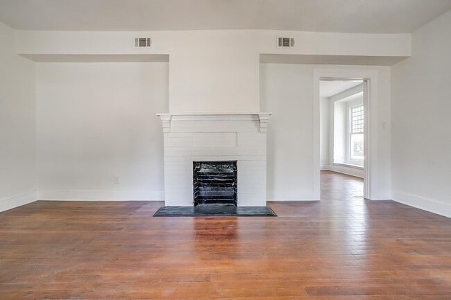 Building Photo - Large Newly Remodeled Home in Historic Fai...