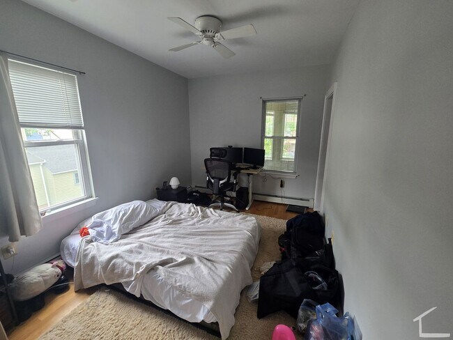 Building Photo - Newly Renovated 3 Bedroom Apartment With 2 Parking Spots Included Now Available!