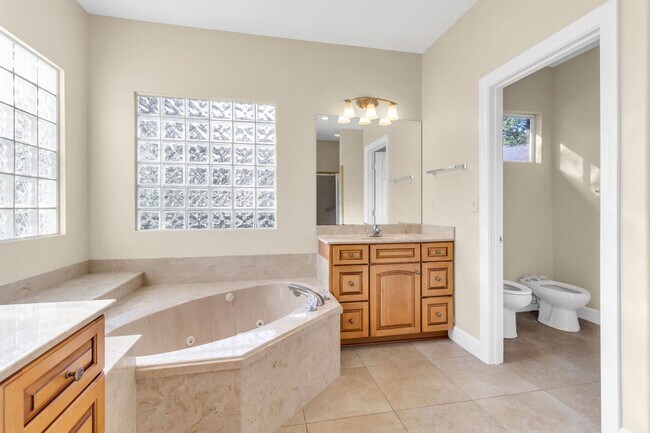 Building Photo - Available October 10th!- Bluewater Bay Bea...