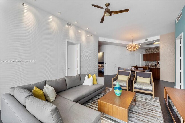 Building Photo - 16001 Collins Ave