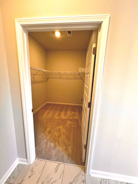 Building Photo - 6117 Ruby Grace Cir SE