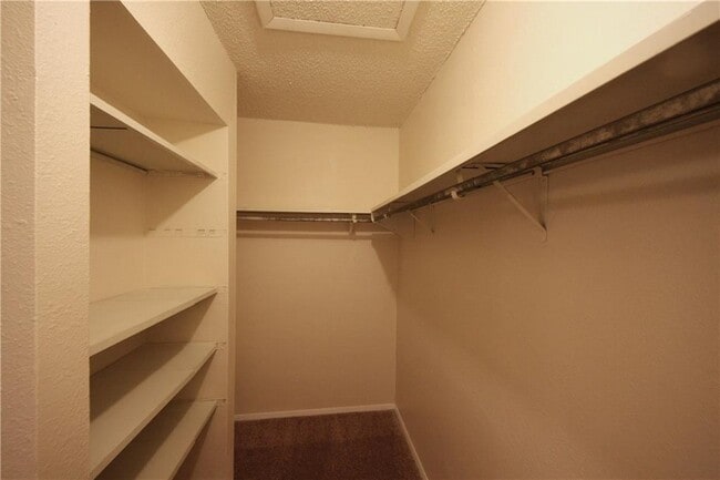 Building Photo - 12212 Alderbrook Dr