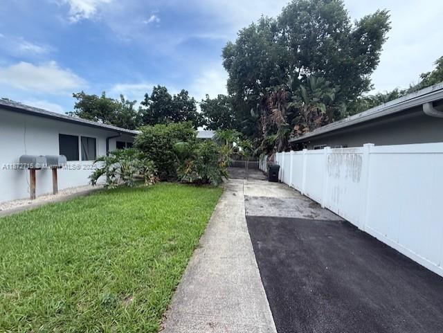 Primary Photo - 1538 NE 5th Ave