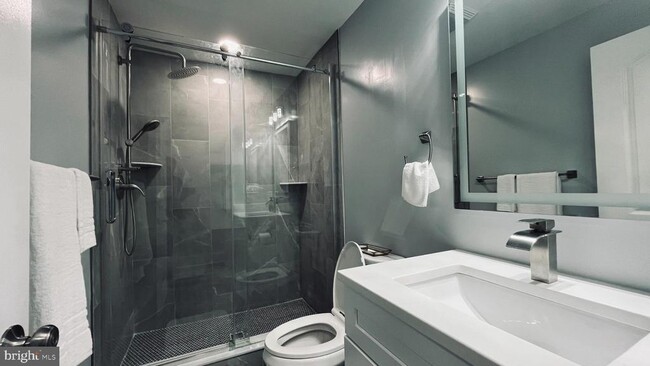 Building Photo - 10 Curtis Estates