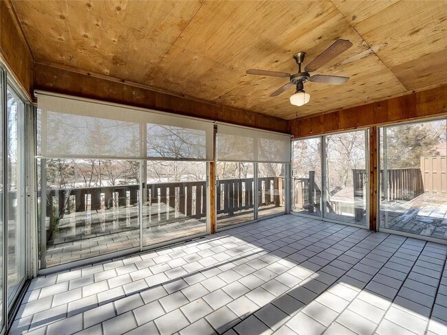 Building Photo - 7783 Kingsview Ln N