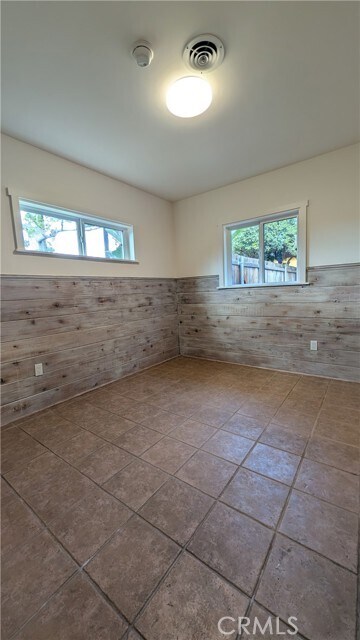 Building Photo - 546 Griswold Ave