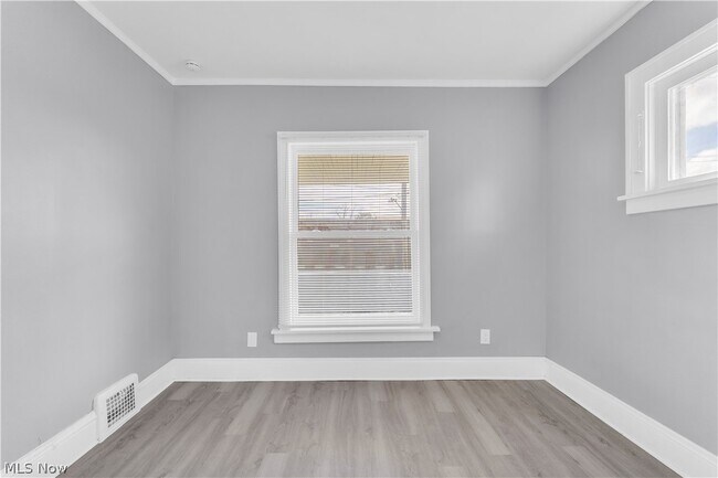 Building Photo - 10613 Sandusky Ave