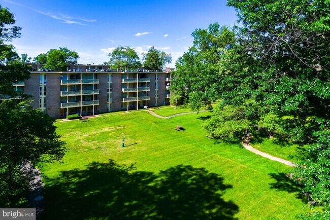 Building Photo - 7174 Donnell Pl