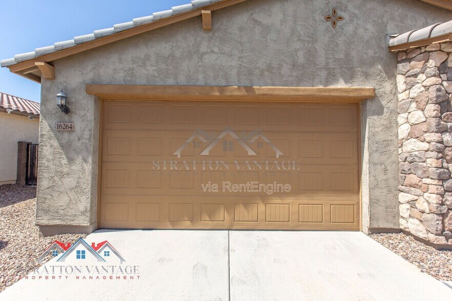 Building Photo - 16264 W Canterbury Dr