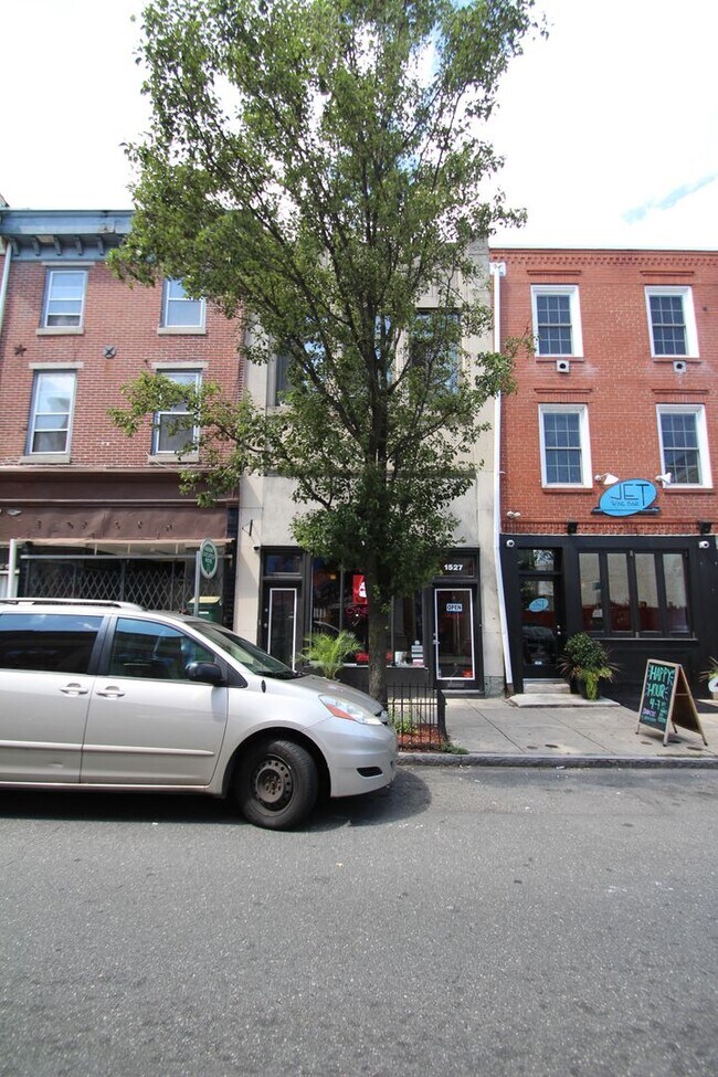 Building Photo - 1527 South St