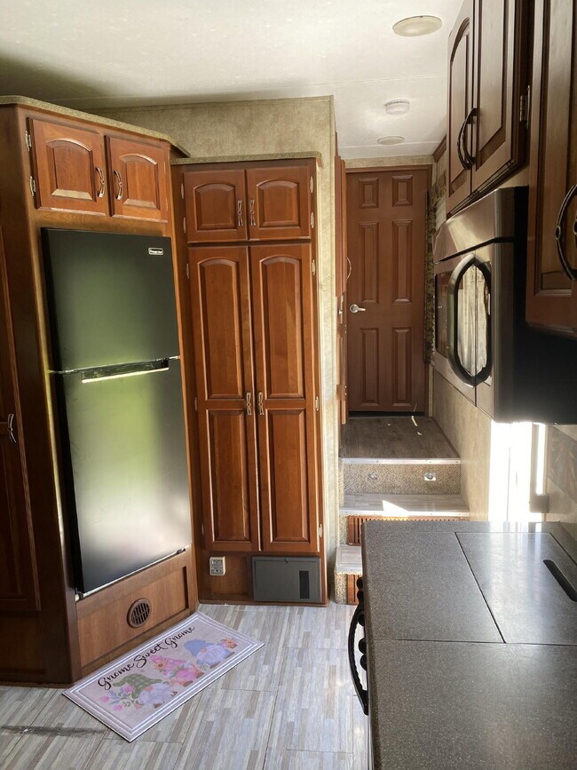 Building Photo - Cozy Retreat in St. Cloud: Your Next Serene Getaway Awaits!