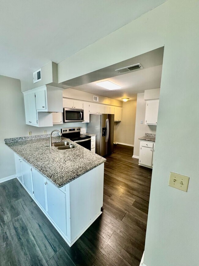 Building Photo - Lake Murray Living--- 2bd/2ba condo