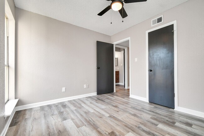 Building Photo - 1505 Ward Rd